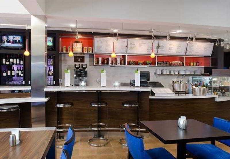 Courtyard Kansas Overland Park/metcalf, South Of College Boulevard 3* Overland Park