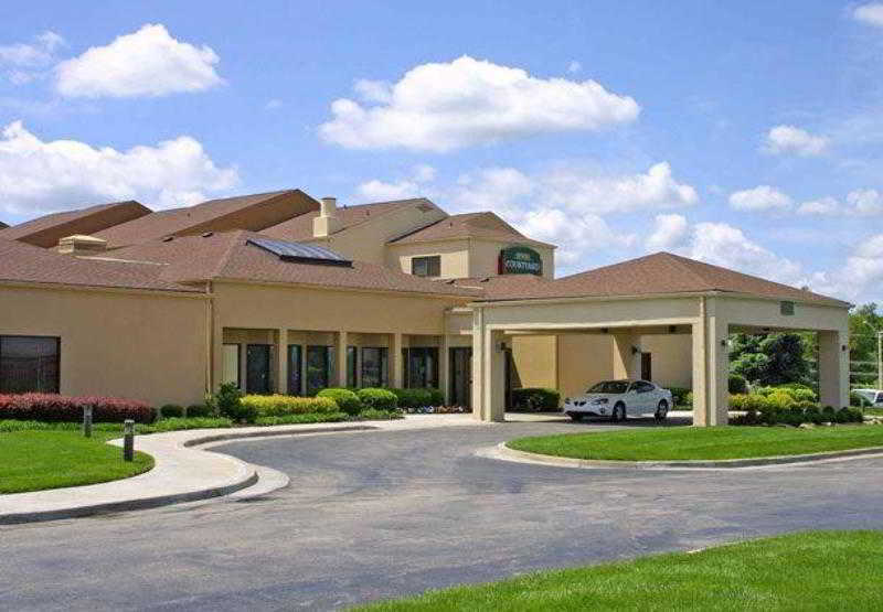 Courtyard Kansas Overland Park/metcalf, South Of College Boulevard 3*
