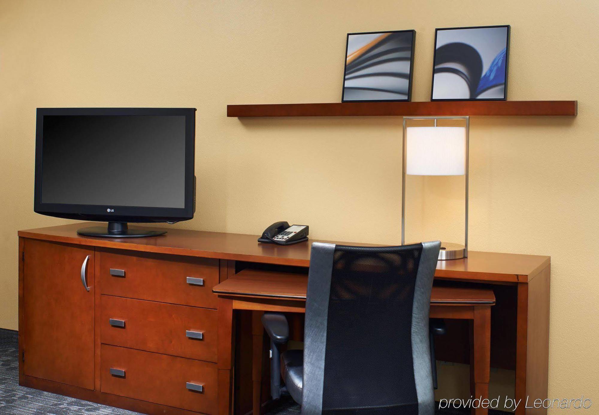 Hotel Courtyard Kansas Overland Park/metcalf, South Of College Boulevard 3*