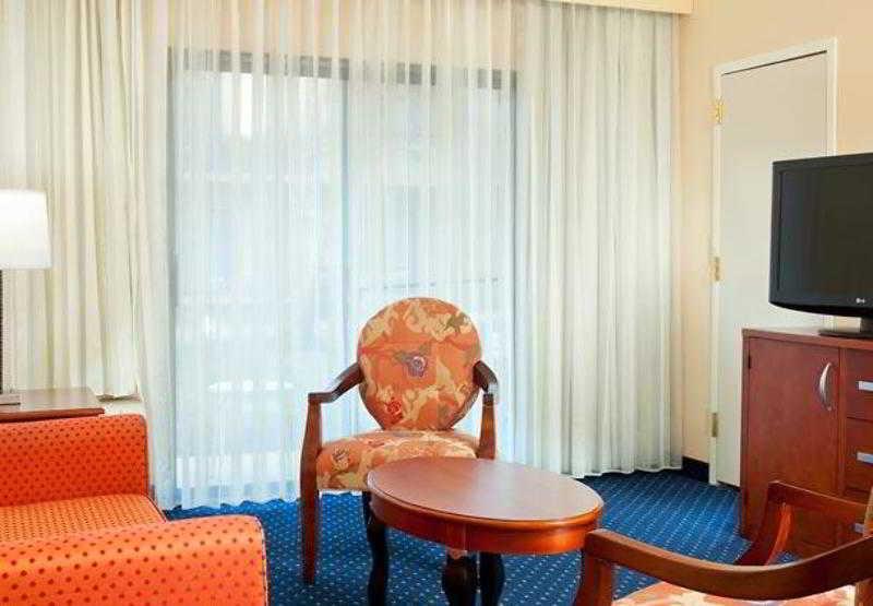 Courtyard Kansas Overland Park/metcalf, South Of College Boulevard Hotel 3*