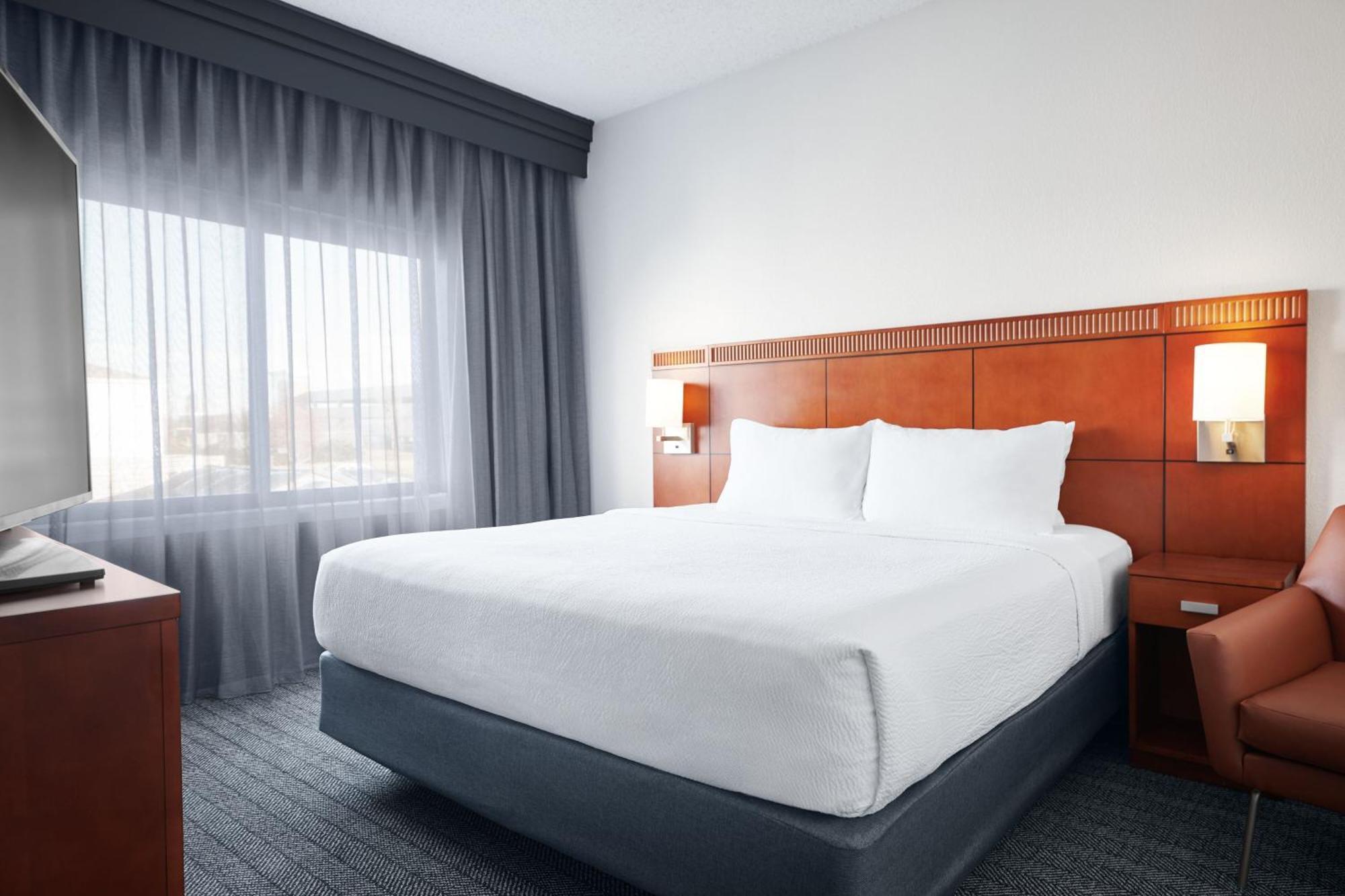 Hotel Courtyard Kansas Overland Park/metcalf, South Of College Boulevard 3*