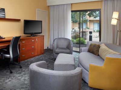 Courtyard Kansas Overland Park/metcalf, South Of College Boulevard 3*